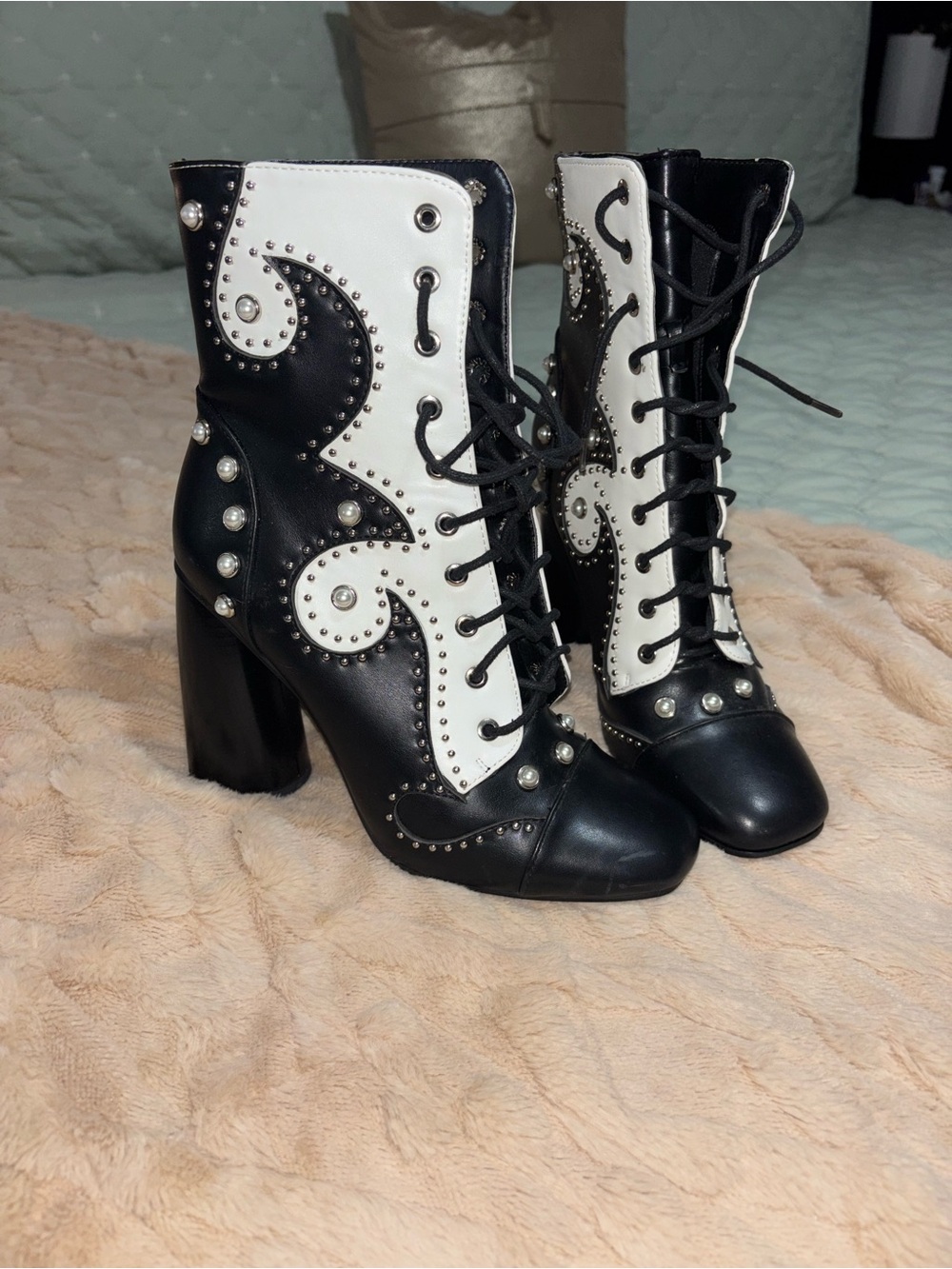 AZALEA WANG Division Studded & Pearl Western Bootie - Black/White
